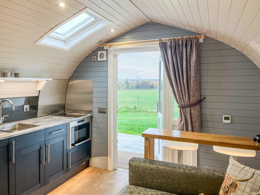 Living area | Coo Pod - Newton Of Inshewan Farm Pods, Forfar