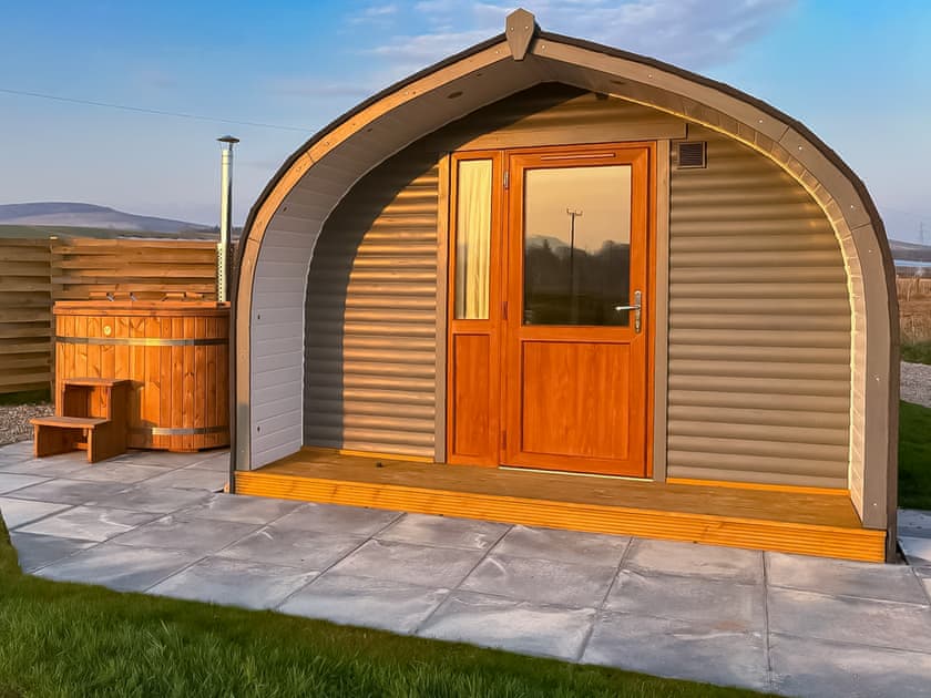 Exterior | Uuu Pod - Newton Of Inshewan Farm Pods, Forfar