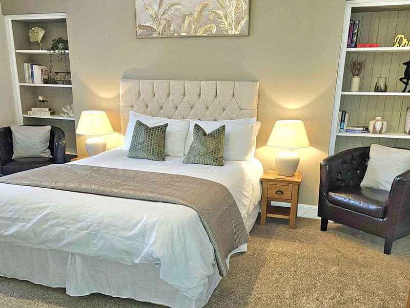 Double bedroom | Balmore Farmhouse, Scaniport, near Inverness