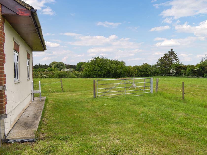 Outdoor | Elmcroft Annexe - Elmcroft Retreats, Epping