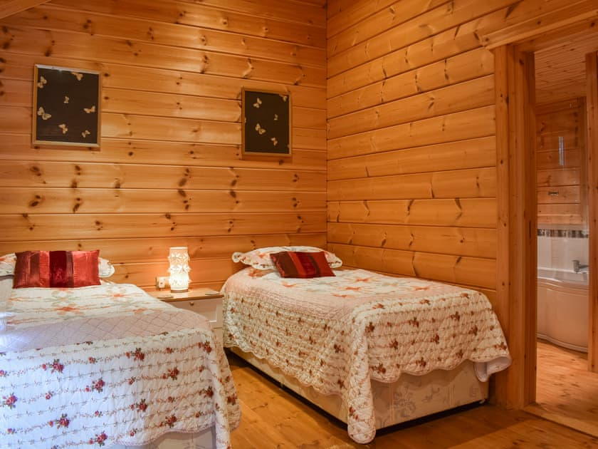 Twin bedroom | Bluebell - Lowfield Log Cabins, Staintondale near Scarborough