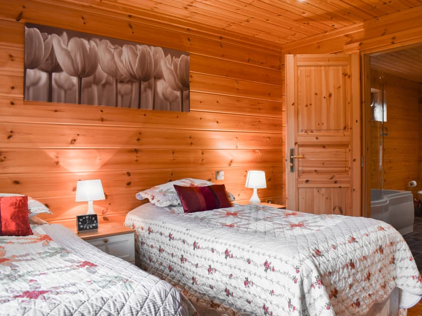 Twin bedroom | Foxglove - Lowfield Log Cabins, Staintondale near Scarborough