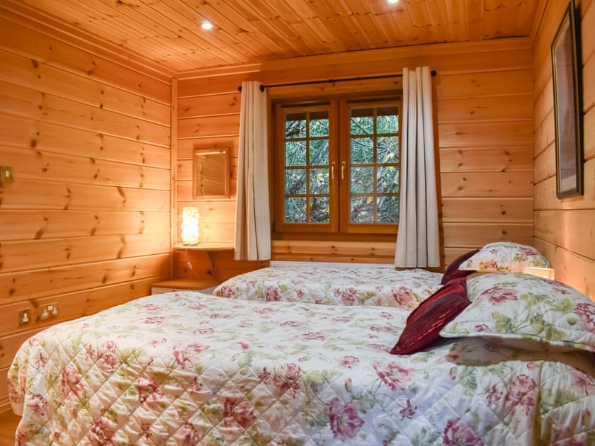 Twin bedroom | Foxglove - Lowfield Log Cabins, Staintondale near Scarborough
