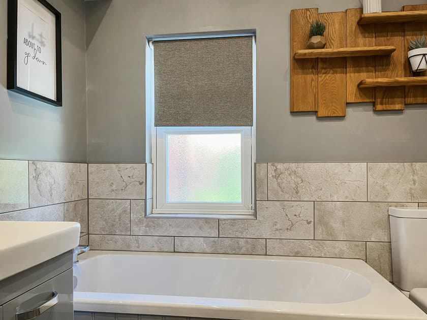 Bathroom | Cracken Cottage - The Green, Chinley