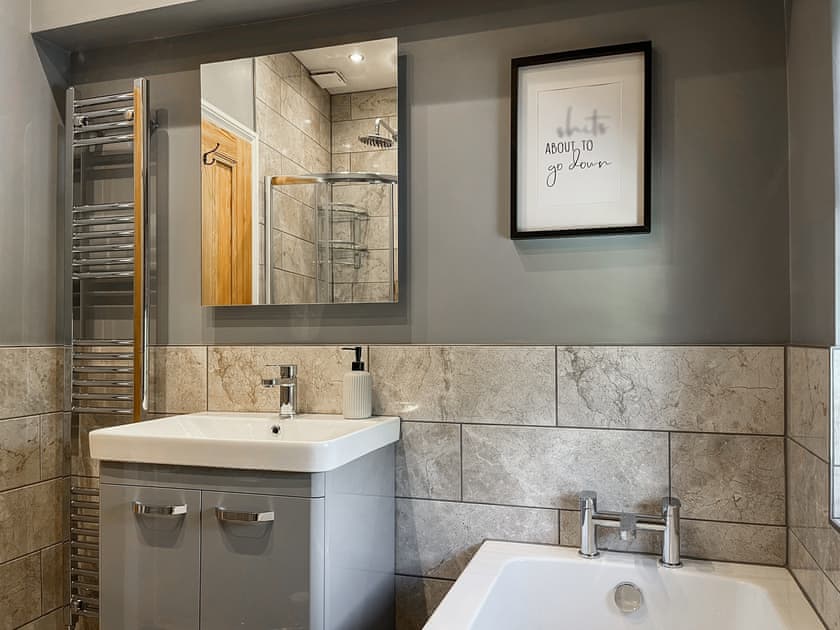 Bathroom | Cracken Cottage - The Green, Chinley