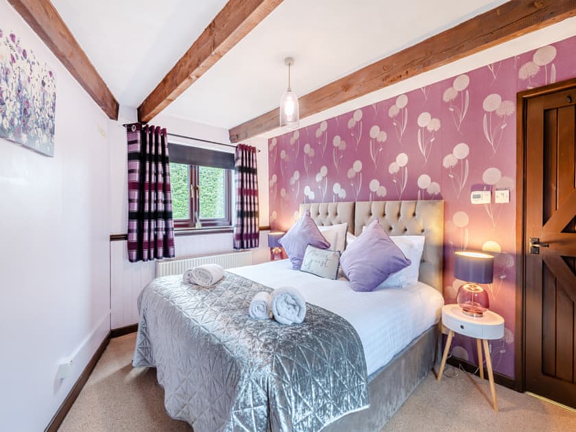 Double bedroom | Swallow - Birds Farm Holidays, Colchester