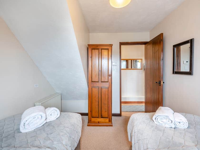 Twin bedroom | Plover - Birds Farm Holidays, Colchester