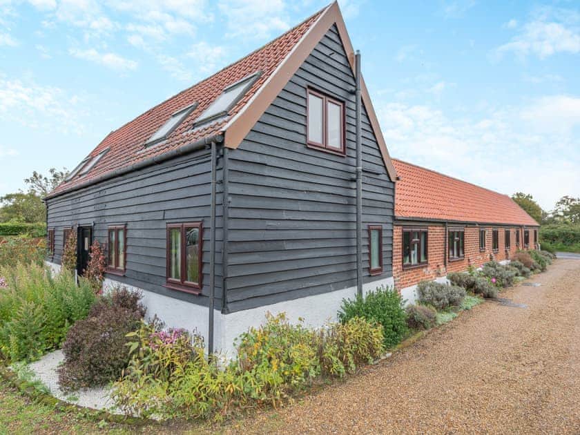 Exterior | Plover - Birds Farm Holidays, Colchester