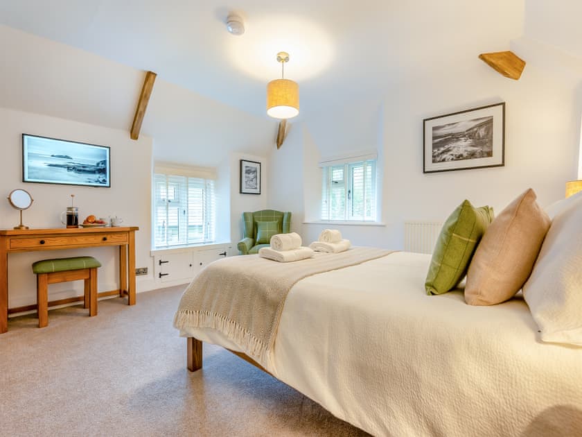 Double bedroom | Deviock Farm House, Downderry