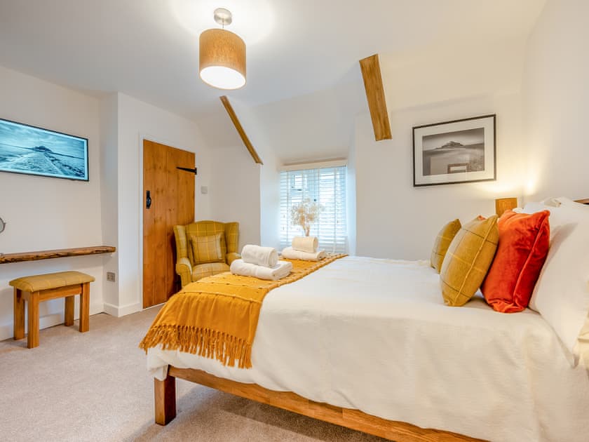 Double bedroom | Deviock Farm House, Downderry