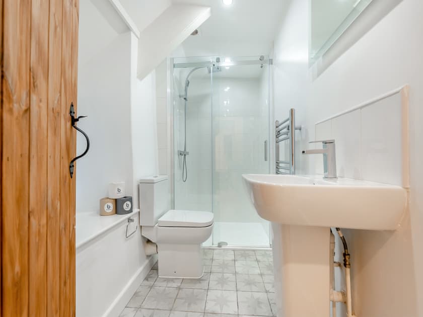 Bathroom | Deviock Farm House, Downderry