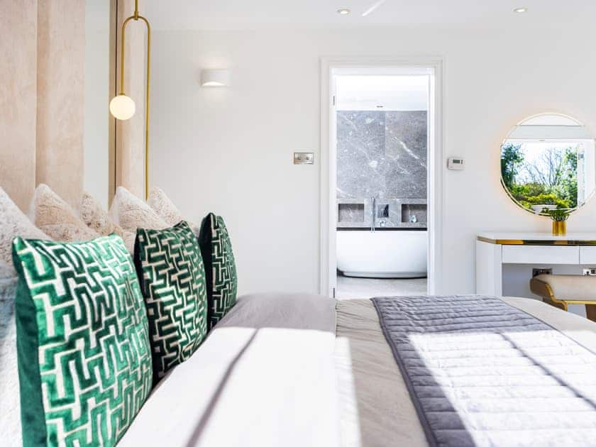 Double bedroom | The Essex Mansion - Barn House and Mansion, Romford