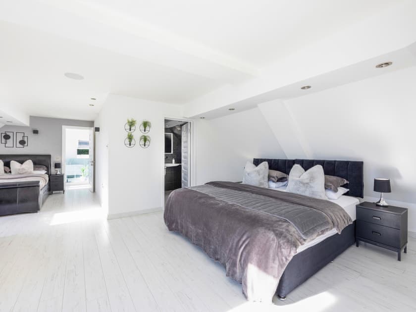Double bedroom | The Essex Mansion - Barn House and Mansion, Romford