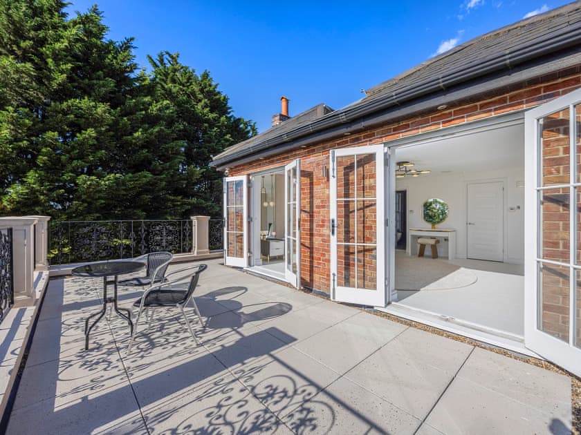 Exterior | The Essex Mansion - Barn House and Mansion, Romford
