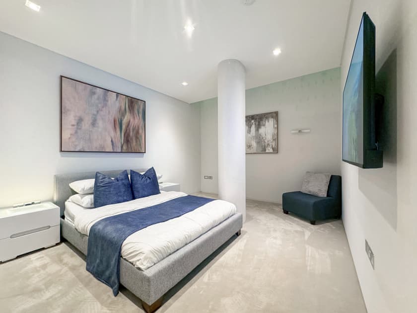 Double bedroom | The Radlett Mansion, Radlett