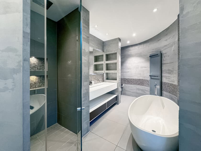 Bathroom | The Radlett Mansion, Radlett