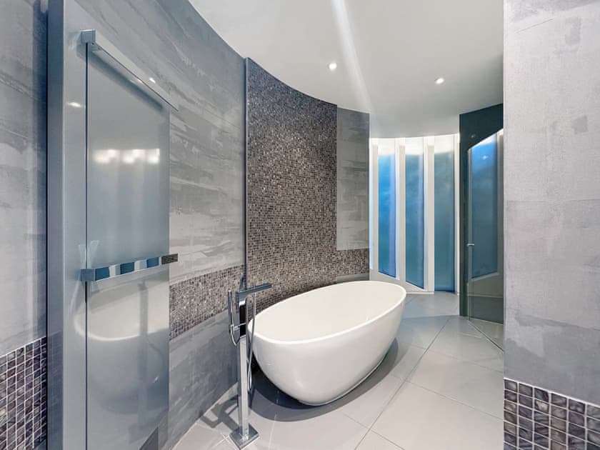 Bathroom | The Radlett Mansion, Radlett
