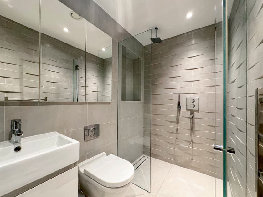 Bathroom | The Radlett Mansion, Radlett