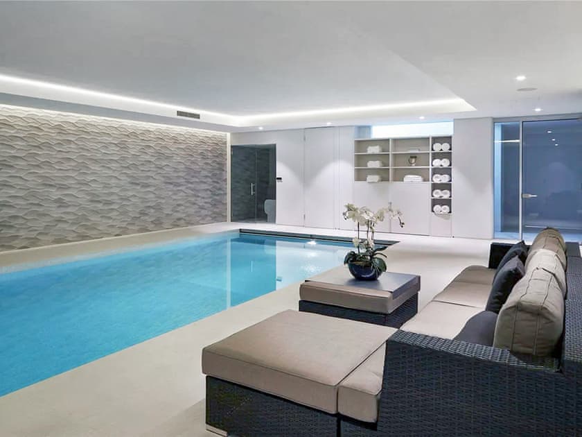 Swimming pool | The Radlett Mansion, Radlett