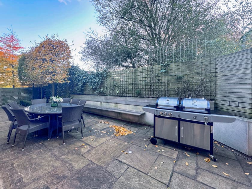 Sitting-out-area | The Radlett Mansion, Radlett