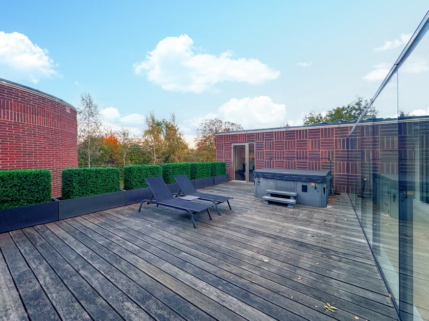 Hot tub | The Radlett Mansion, Radlett