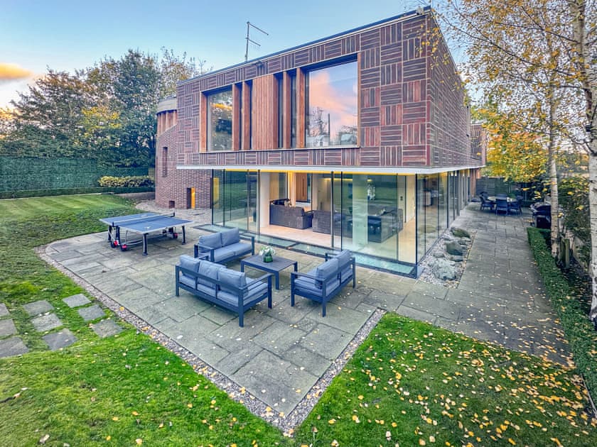 Outdoor area | The Radlett Mansion, Radlett
