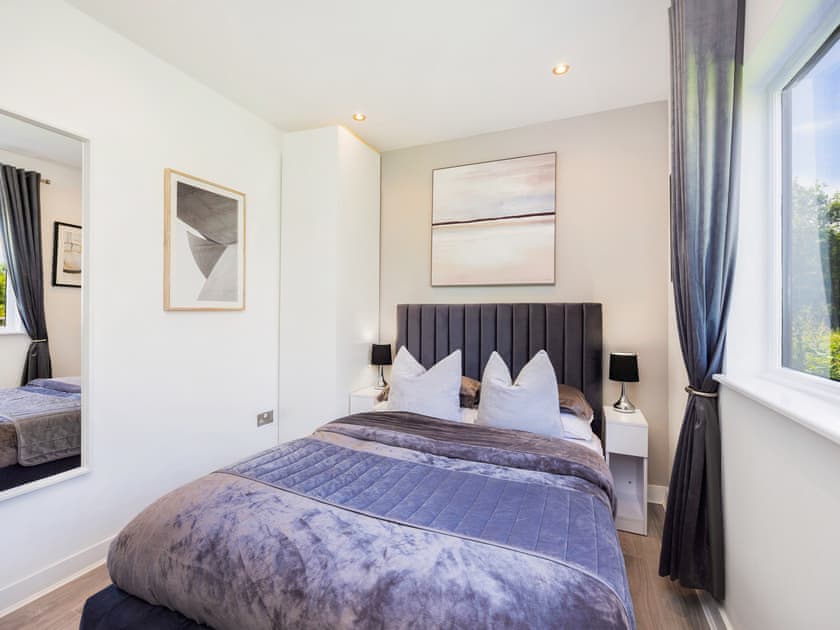 Double bedroom | Essex Barn House - Barn House and Mansion, Romford