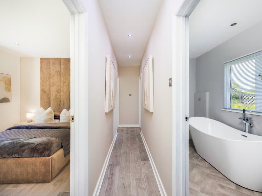 En-suite | Essex Barn House - Barn House and Mansion, Romford
