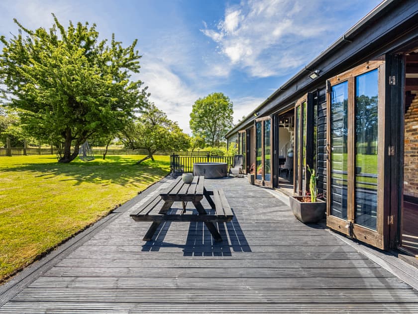 Sitting-out-area | Essex Barn House - Barn House and Mansion, Romford