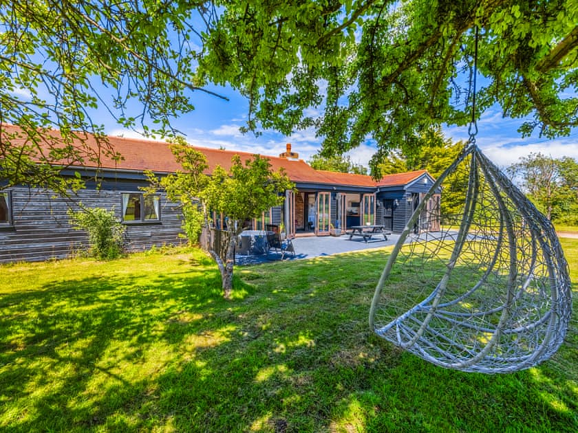 Garden | Essex Barn House - Barn House and Mansion, Romford