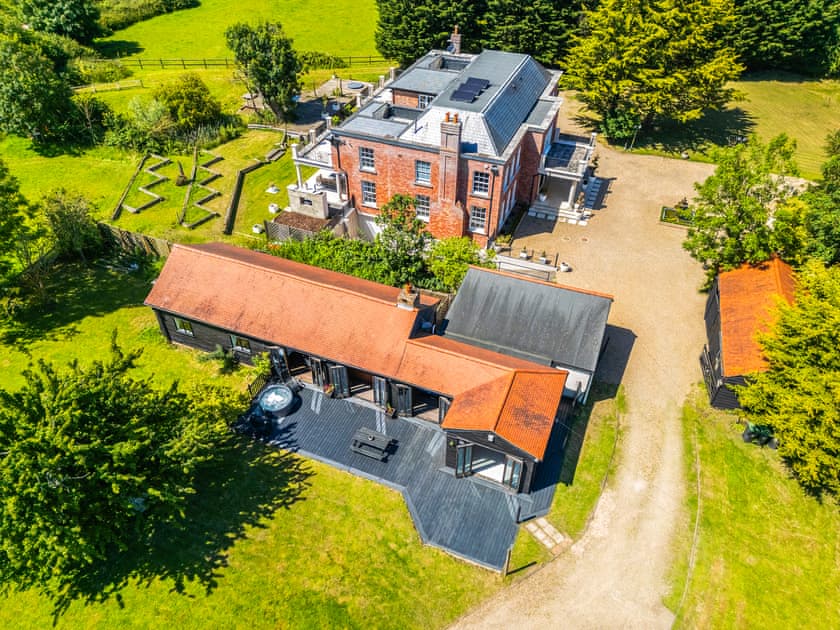 Garden | Essex Barn House - Barn House and Mansion, Romford