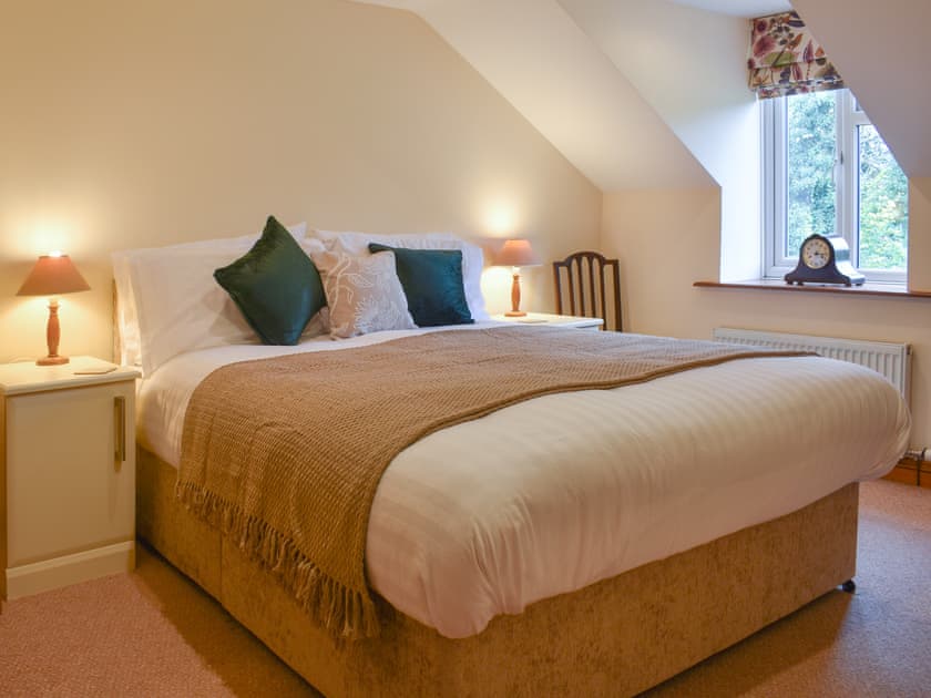 Double bedroom | Wren Cottage, Lydney