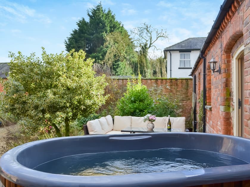 Hot tub | The Stables at Grange Barn, Whitedale