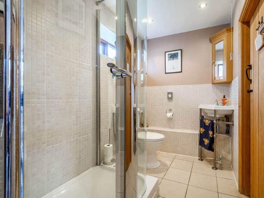 Shower room | Bimblebox Barn, Reepham