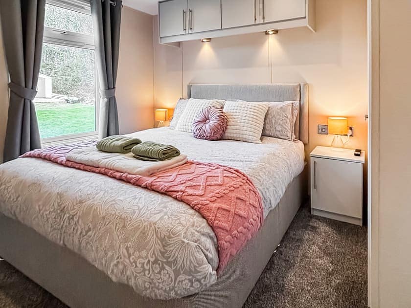Master bedroom | Sunflower Lodge, Sewerby