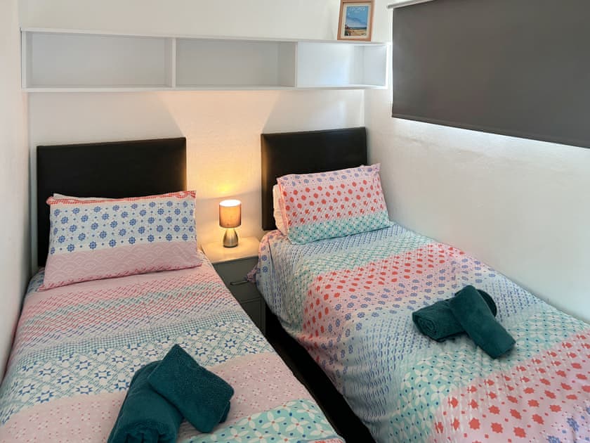 Twin bedroom | Chalet 54, Cromer