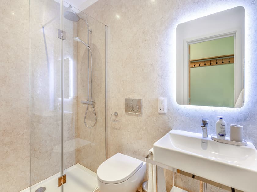 Bathroom | Hollyhocks - Glebe Farm, Woodford