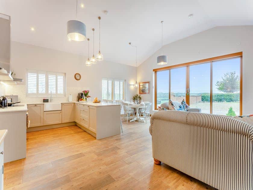 Open plan living space | Meadow View - Glebe Farm, Woodford