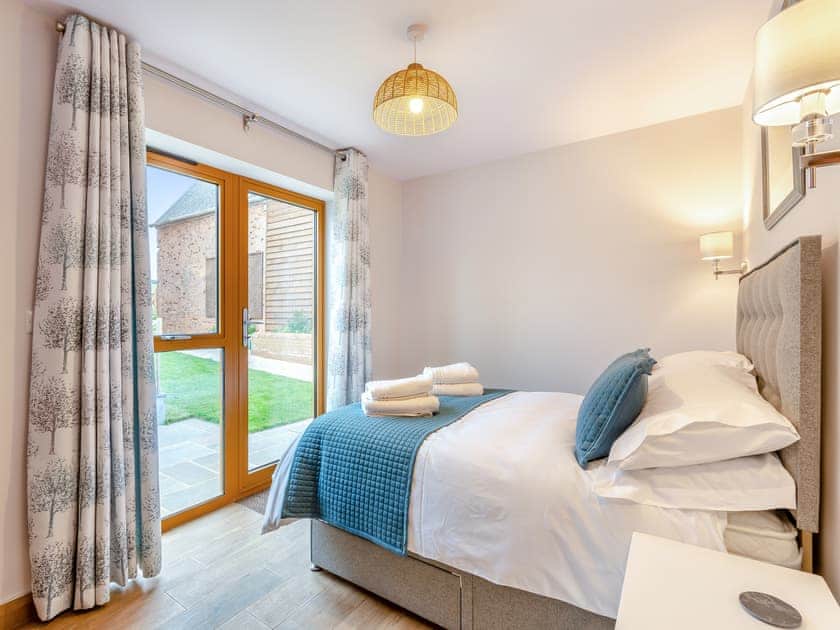 Double bedroom | Meadow View - Glebe Farm, Woodford