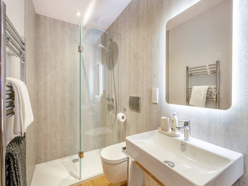 Bathroom | Meadow View - Glebe Farm, Woodford