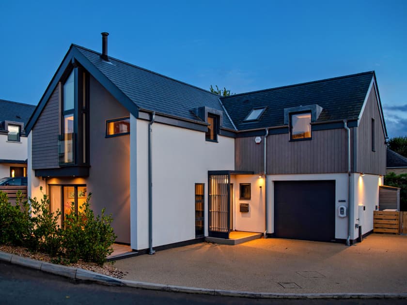 Exterior | Ty Cyfoes, St Florence, near Tenby