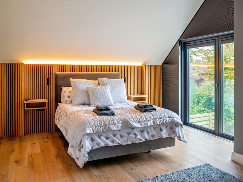 Double bedroom | Ty Cyfoes, St Florence, near Tenby