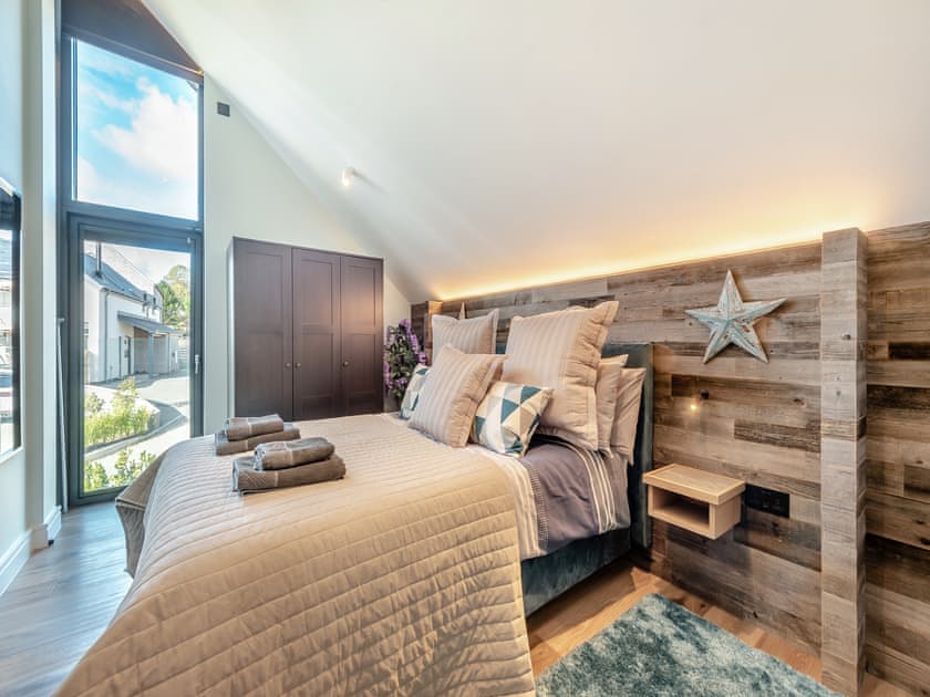Double bedroom | Ty Cyfoes, St Florence, near Tenby