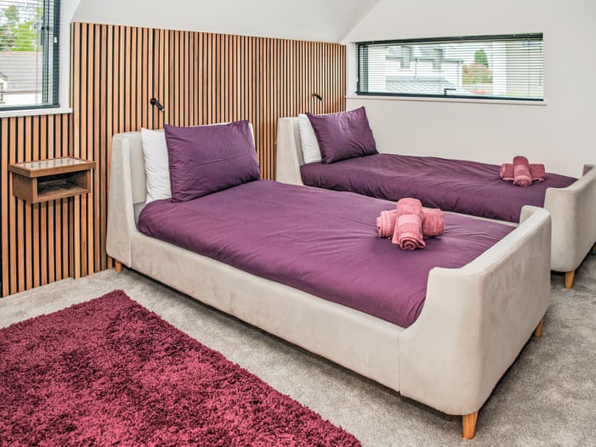 Twin bedroom | Ty Cyfoes, St Florence, near Tenby