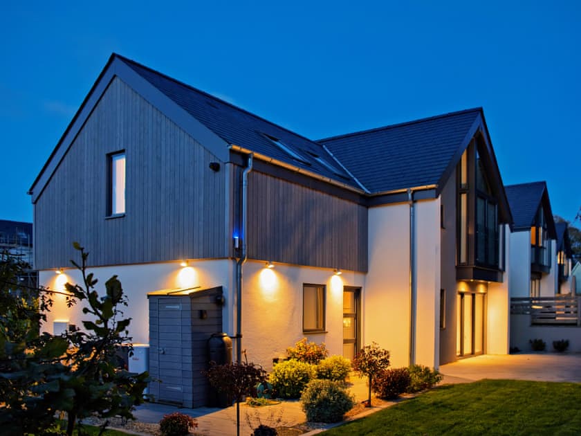 Exterior | Ty Cyfoes, St Florence, near Tenby