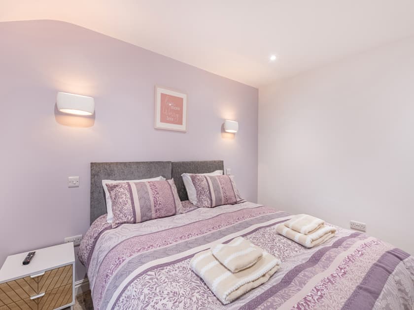 Double bedroom | Whiteoak Cottage, Trawden