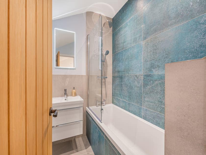 Bathroom | Whiteoak Cottage, Trawden