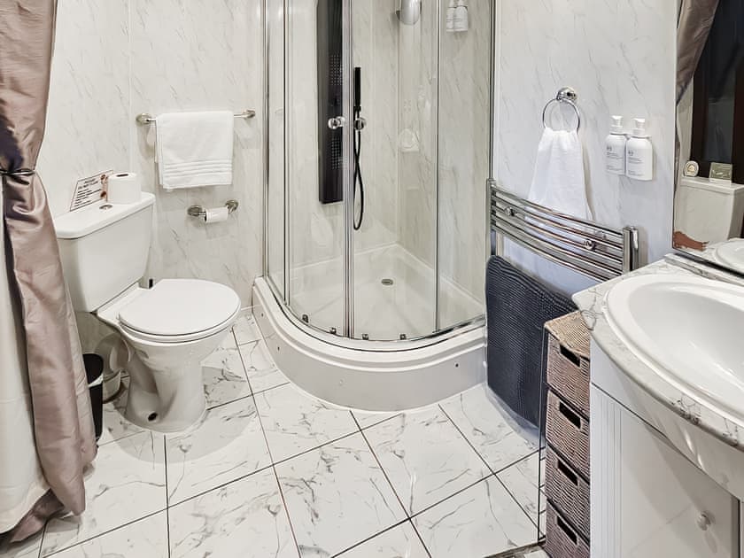 Bathroom | Newfold Cottage, Bowness-on-Windermere