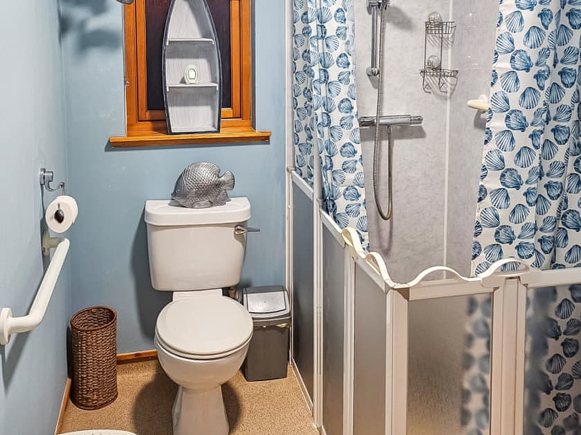 Bathroom | Pine View, Gisla, Isle of Lewis
