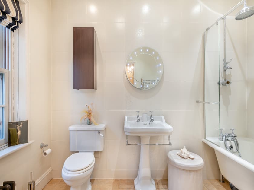 Bathroom | Blofield Stays- Blofield House - Blofield Stays, Norwich